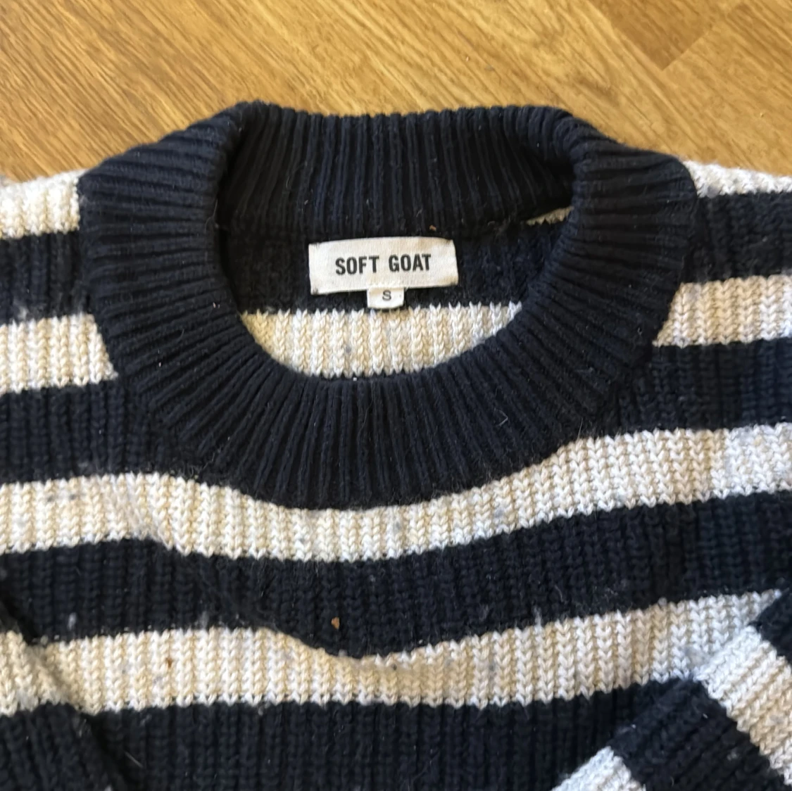 Randig stickad tröja från Soft Goat - 90