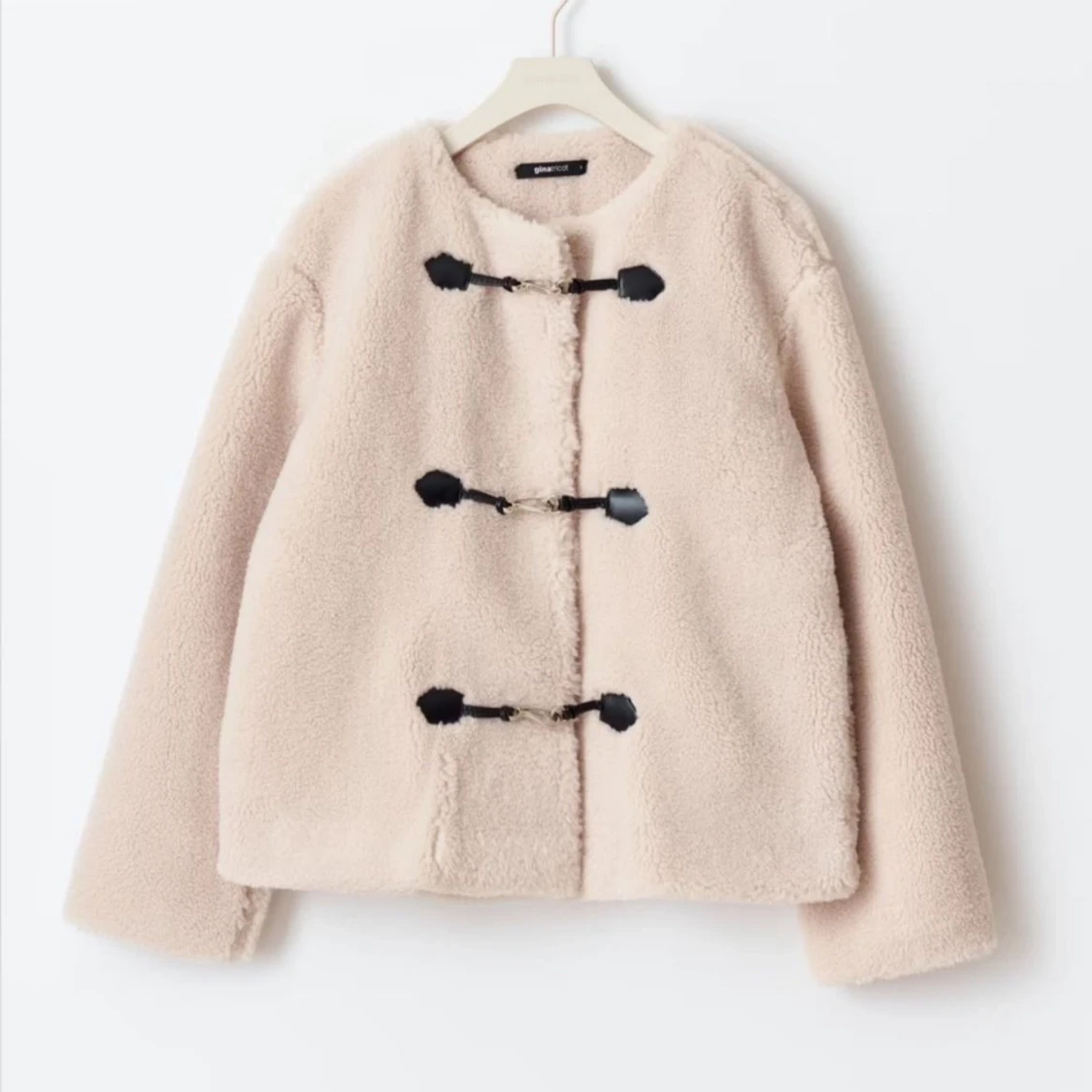 Beige teddyjacka med knäppning - 1