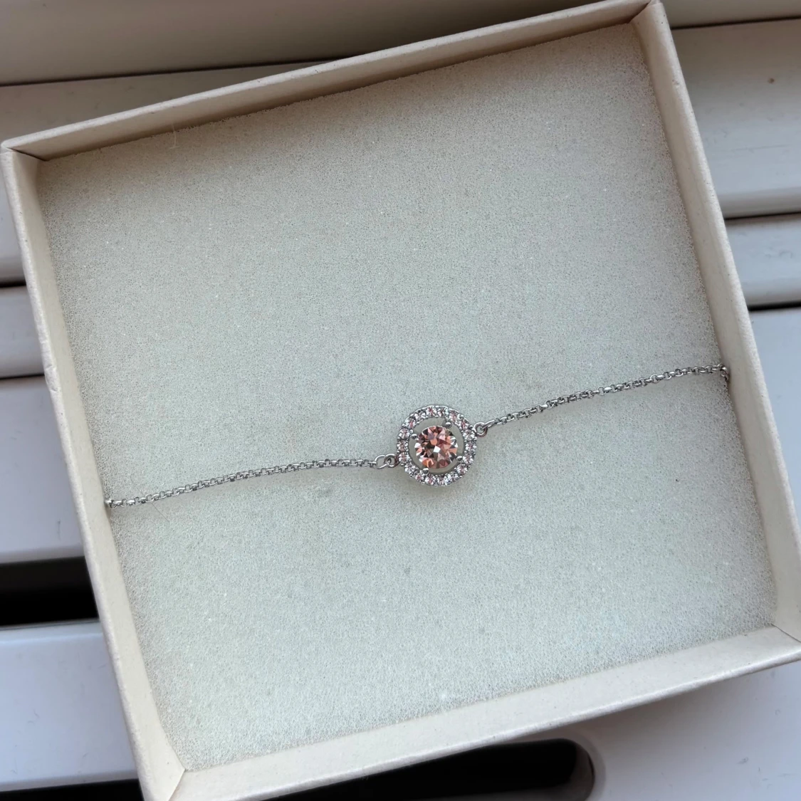 Silverarmband med rosa sten - 1