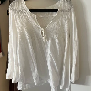 Blus från Odd Molly - Säljs då den är för stor för mig, annars i jättebra skick🥰