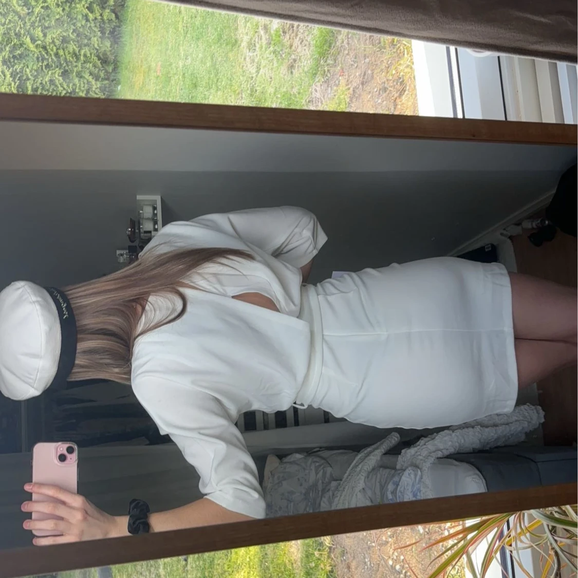 Vit klänning med knytband - 1