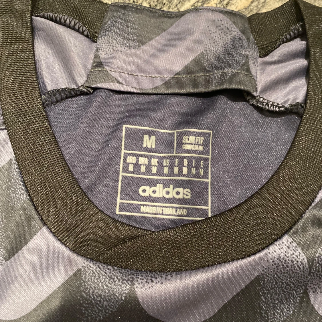 Mönstrad fotbollströja från Adidas - 3