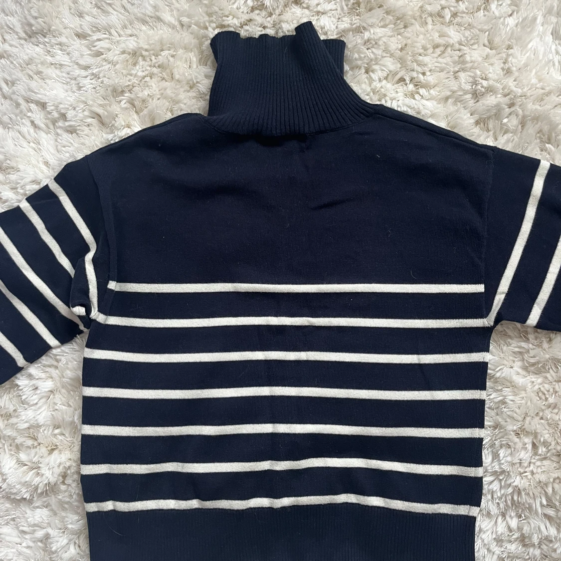 Marinblå randig tröja från Gina Young  - 1