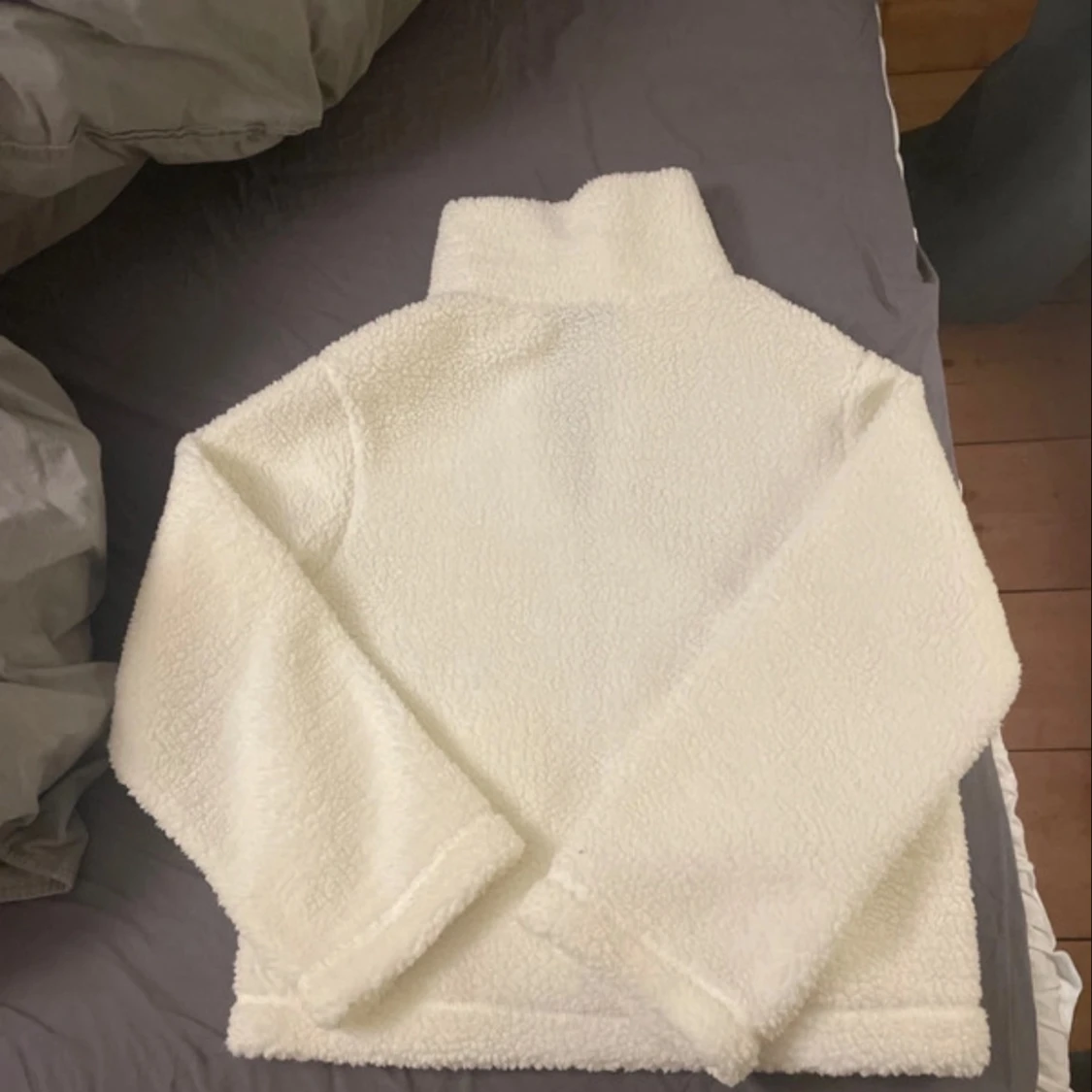 Vit teddyjacka med dragkedja - 1