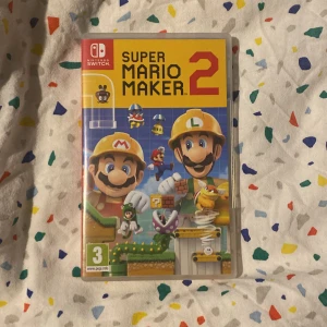 Super Mario Maker 2 till Nintendo Switch - Säljer spelet Super Mario Maker 2 för Nintendo Switch. Skapa och spela dina egna Mario-banor med vänner. Innehåller över 100 nya banor och möjligheter för online multiplayer. Perfekt för Mario-fans som vill vara kreativa och ha kul tillsammans.