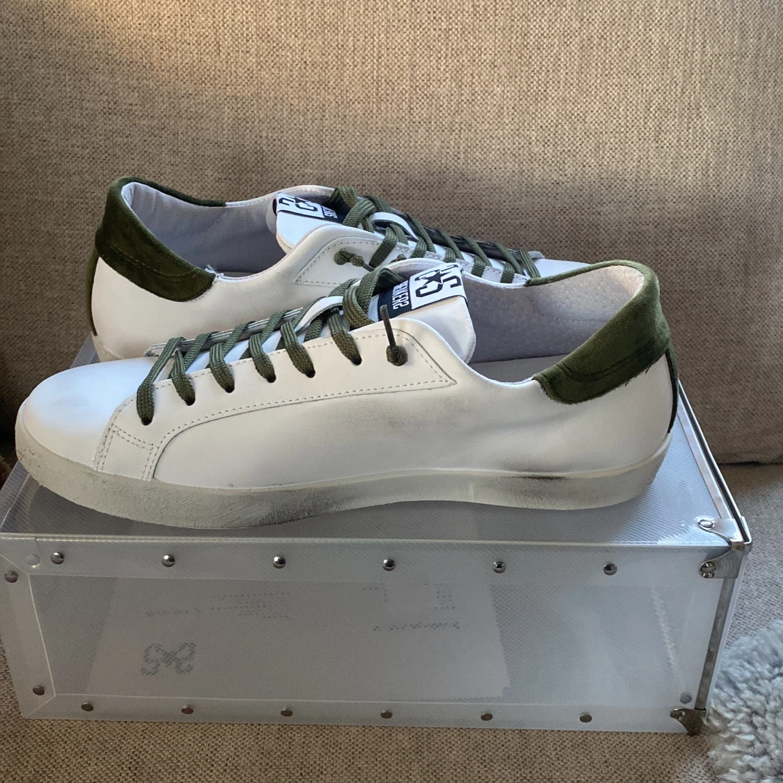 Oanvända vita 2star skor - 1