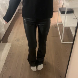Skinbyxor  - Jätte fina skinnbyxor, nästan aldrig använda så i nyskick❤️