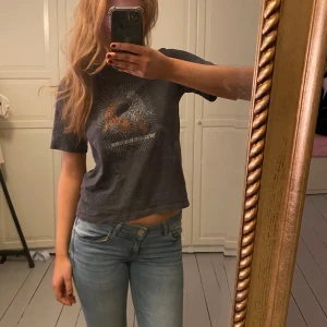 T-shirt med tryck💞 - Snygg tshirt! Bra skick