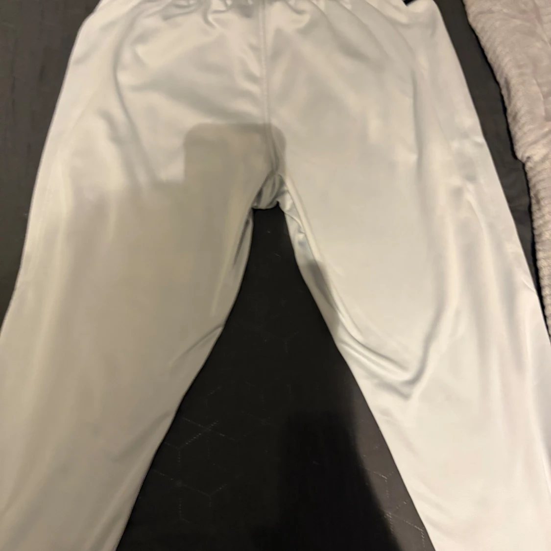 Grå Under Armour träningsbyxor  - 1