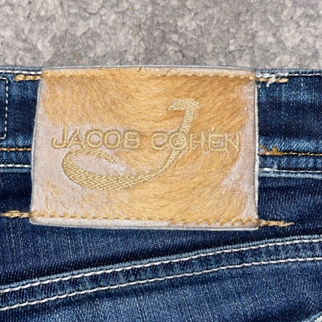 Mörkblå jeans från Jacob Cohen - 91