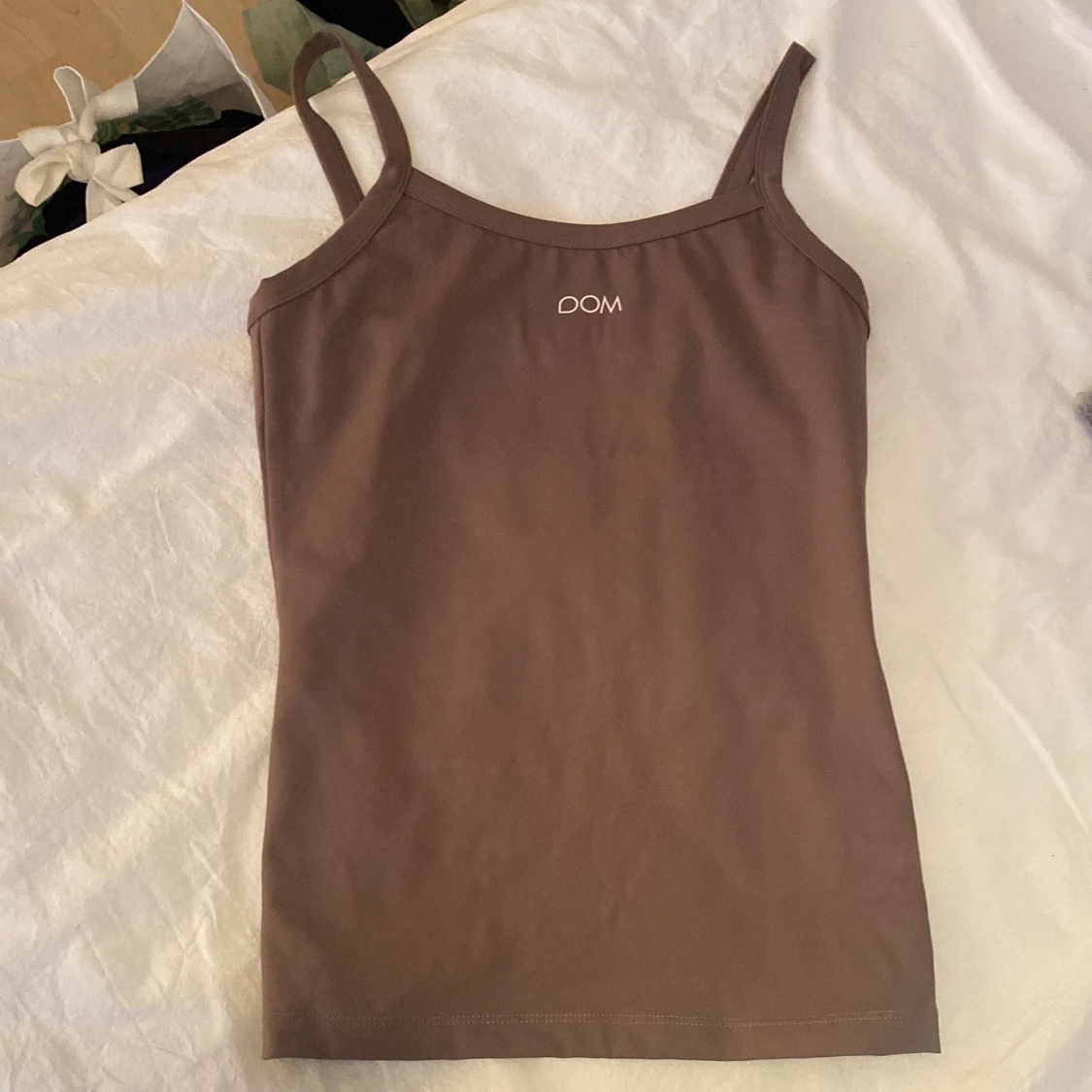 Brun linnetopp från DOM