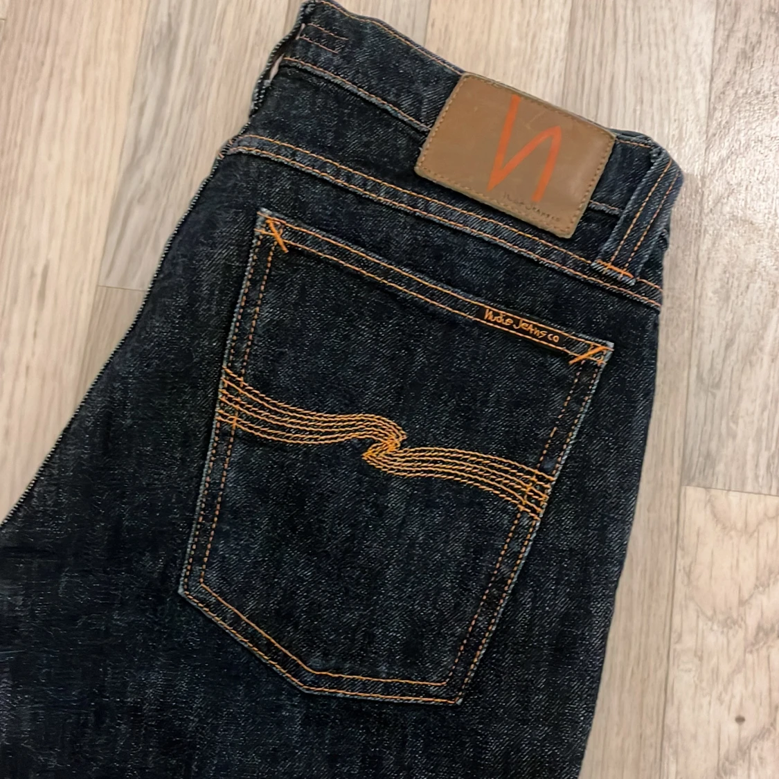 Mörkblå jeans från Nudie Jeans