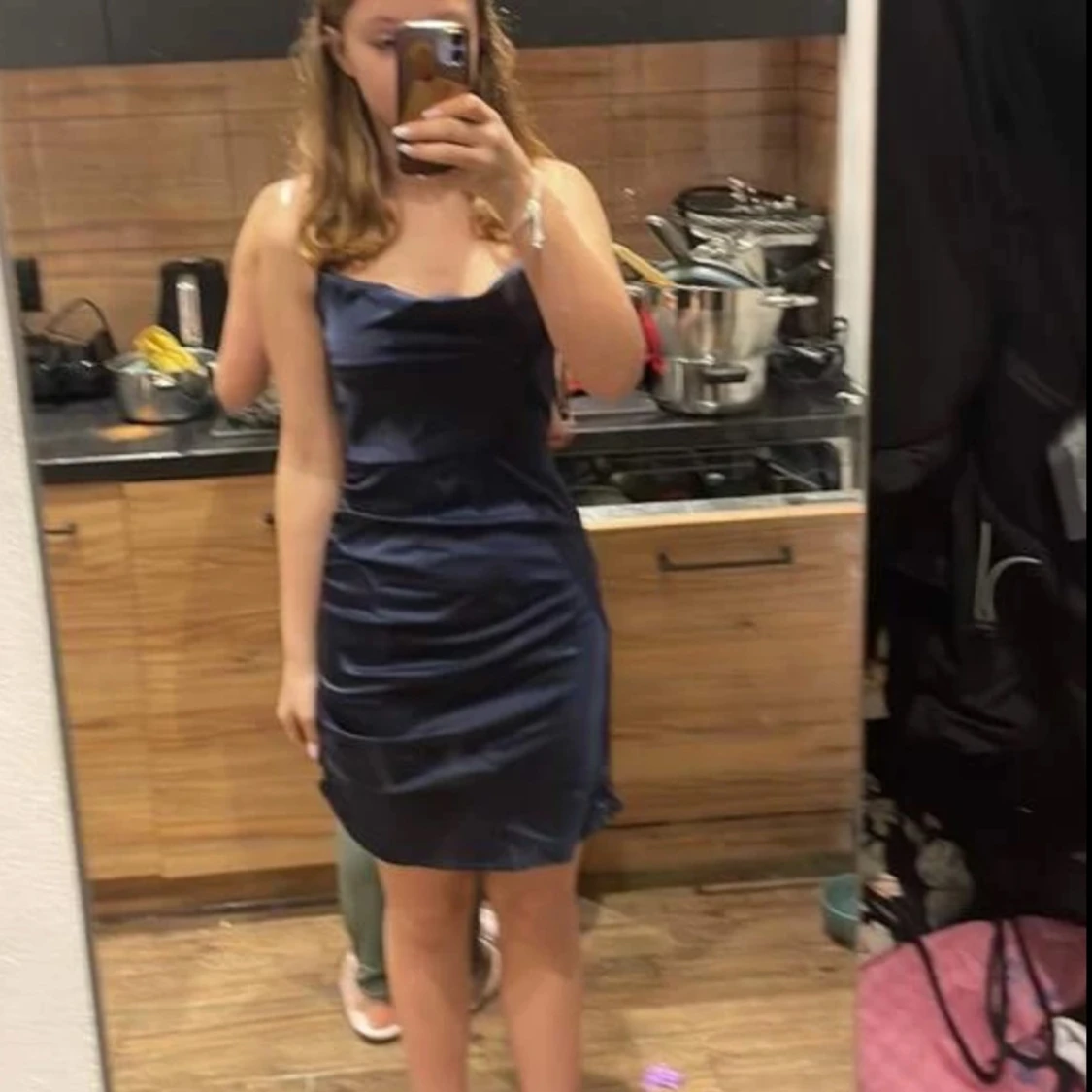 Mörkblå axelbandslös klänning - 90