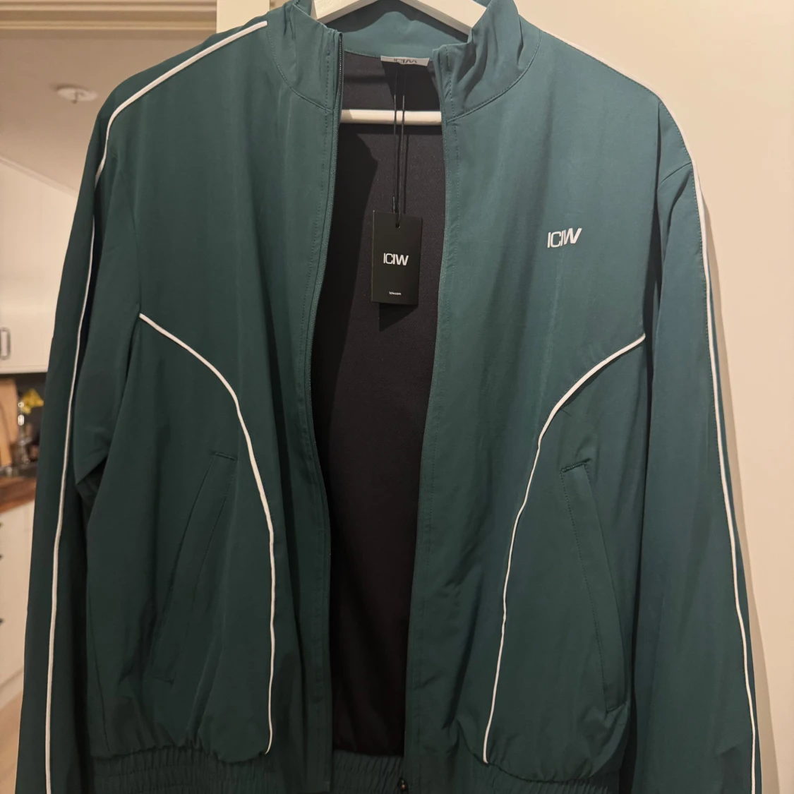 Grön träningsjacka från ICANIWILL