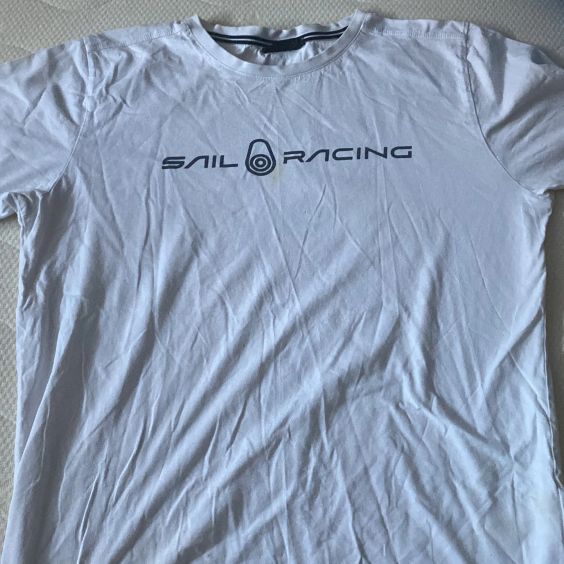 Vit t-shirt från Sail Racing