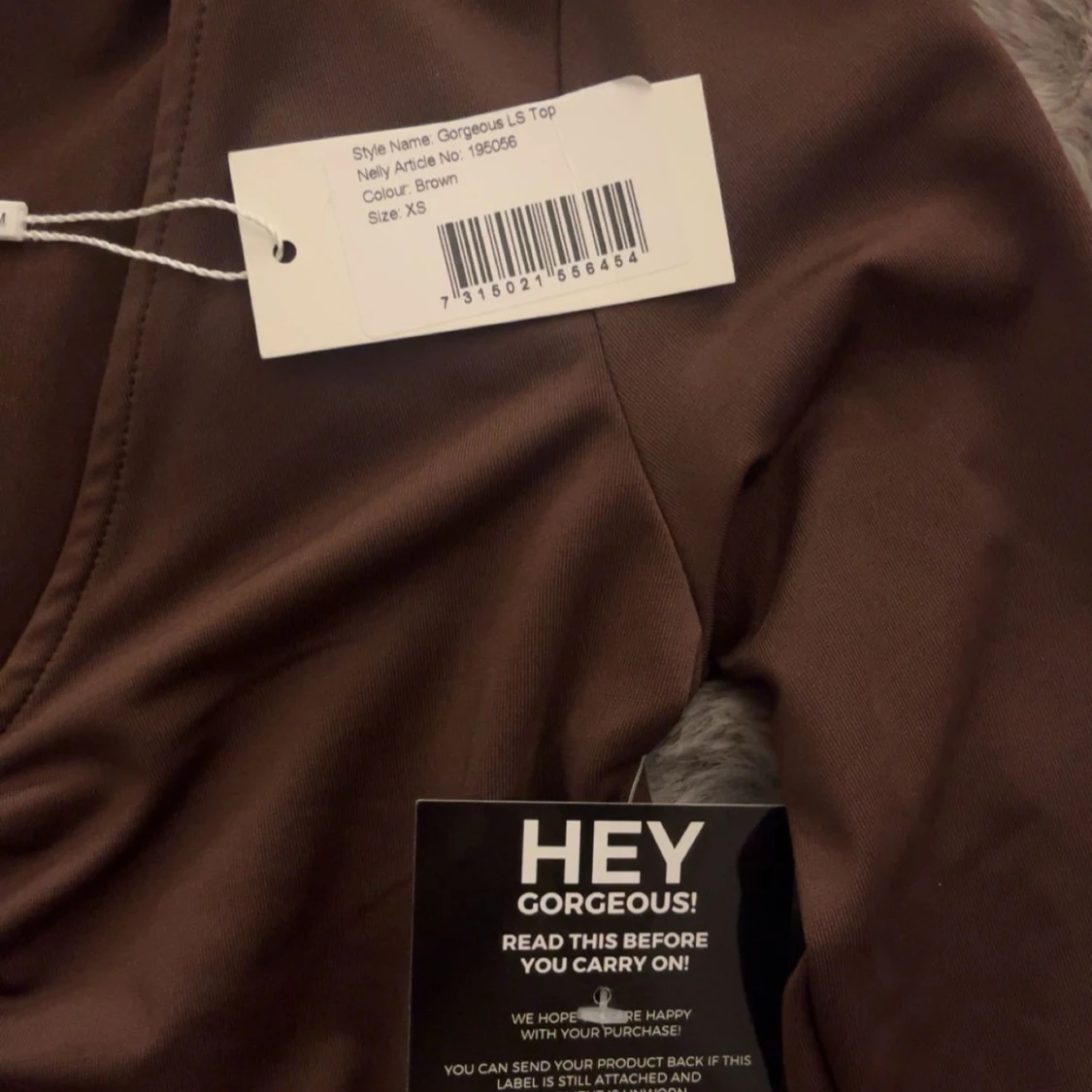 Brun långärmad topp från Hey Gorgeous - 90