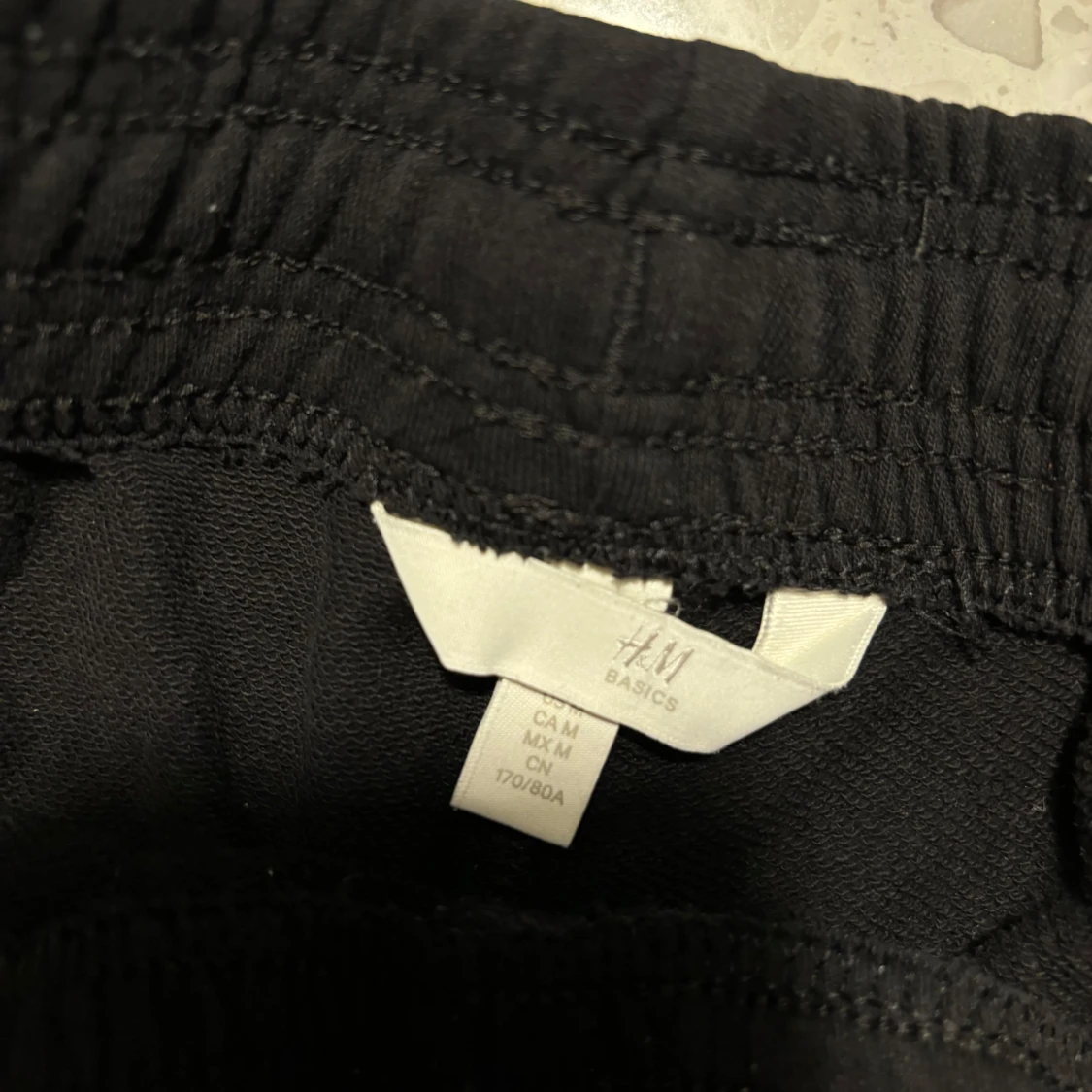 Svarta shorts från H&M - 90