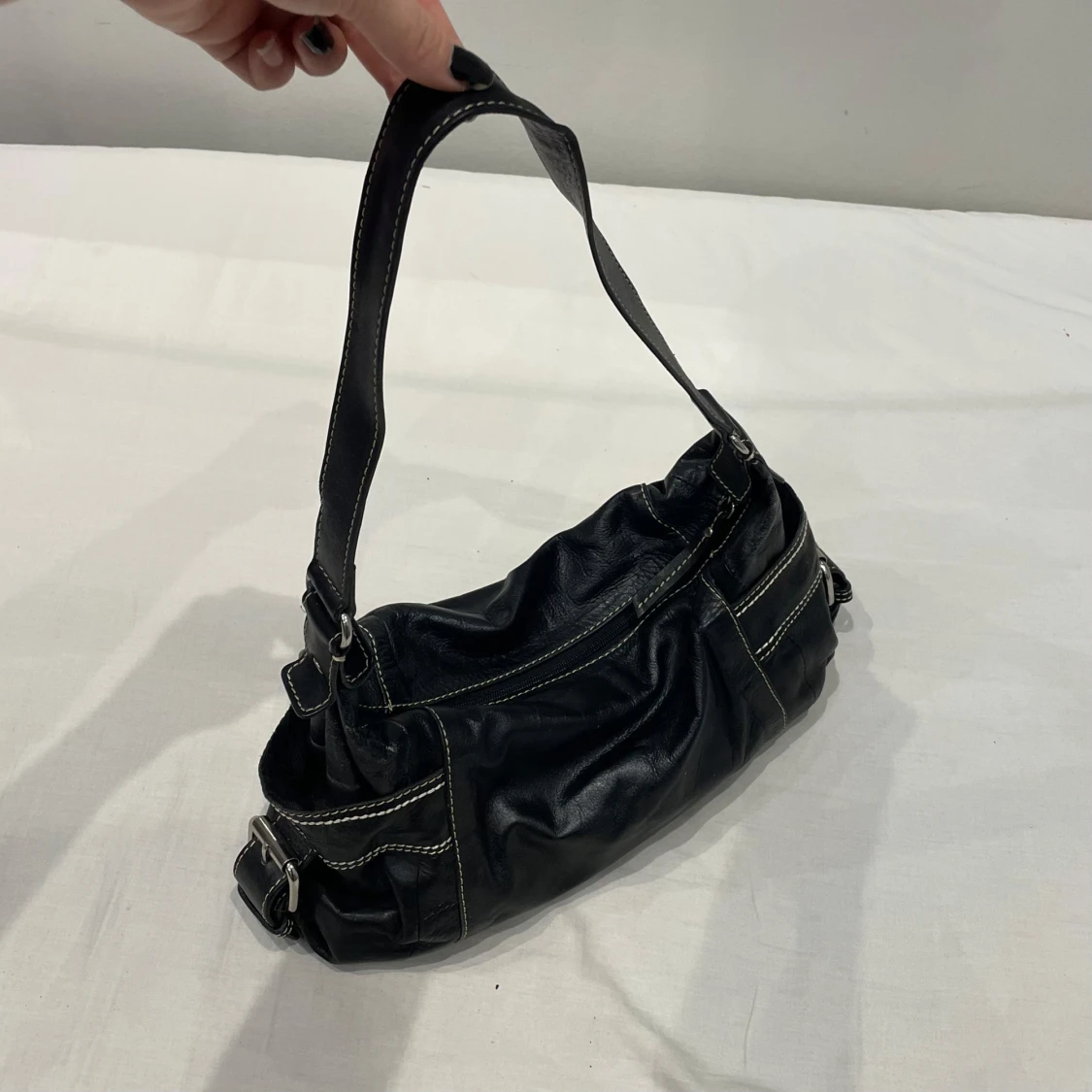 Svart axelväska i fejkskinn - 90