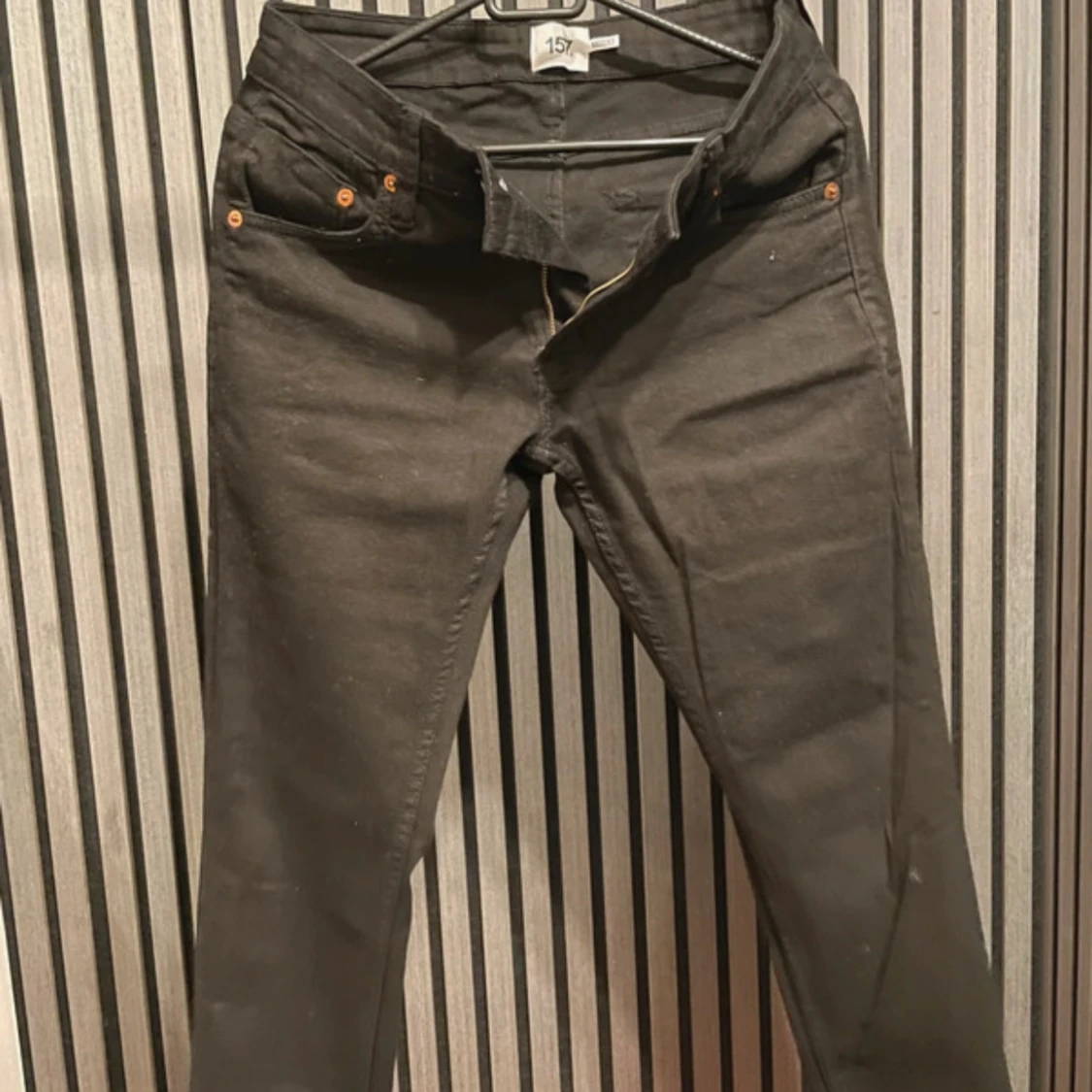 Svarta jeansbyxor från 157