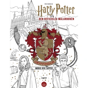 Harry Potter - Den officiella målarboken : Gryffindor (häftad) - Plocka fram färgpennorna, för det är dags för färgläggningsmagi!Nu kan alla modiga Gryffindoranhängare visa sina färger! Den här målarboken är fullmatad med spännande scener från Gryffindors elevhem där du möter de välkända karaktärerna och de magiska platserna från Harry Potter-filmerna. Plocka fram färgpennorna och skapa dina egna färgglada versioner av sorteringsceremonin, quidditchmatcherna, julbalen, lektionerna och många andra klassiska ögonblick på Hogwarts!Gryffindor modig och tapper!Från filmerna om Harry PotterDEN OFFICIELLA MÅLARBOKEN    Format Häftad   Omfång 64 sidor   Språk Svenska   Förlag Legind A/S   Utgivningsdatum 2022-09-28   ISBN 9788775372232  