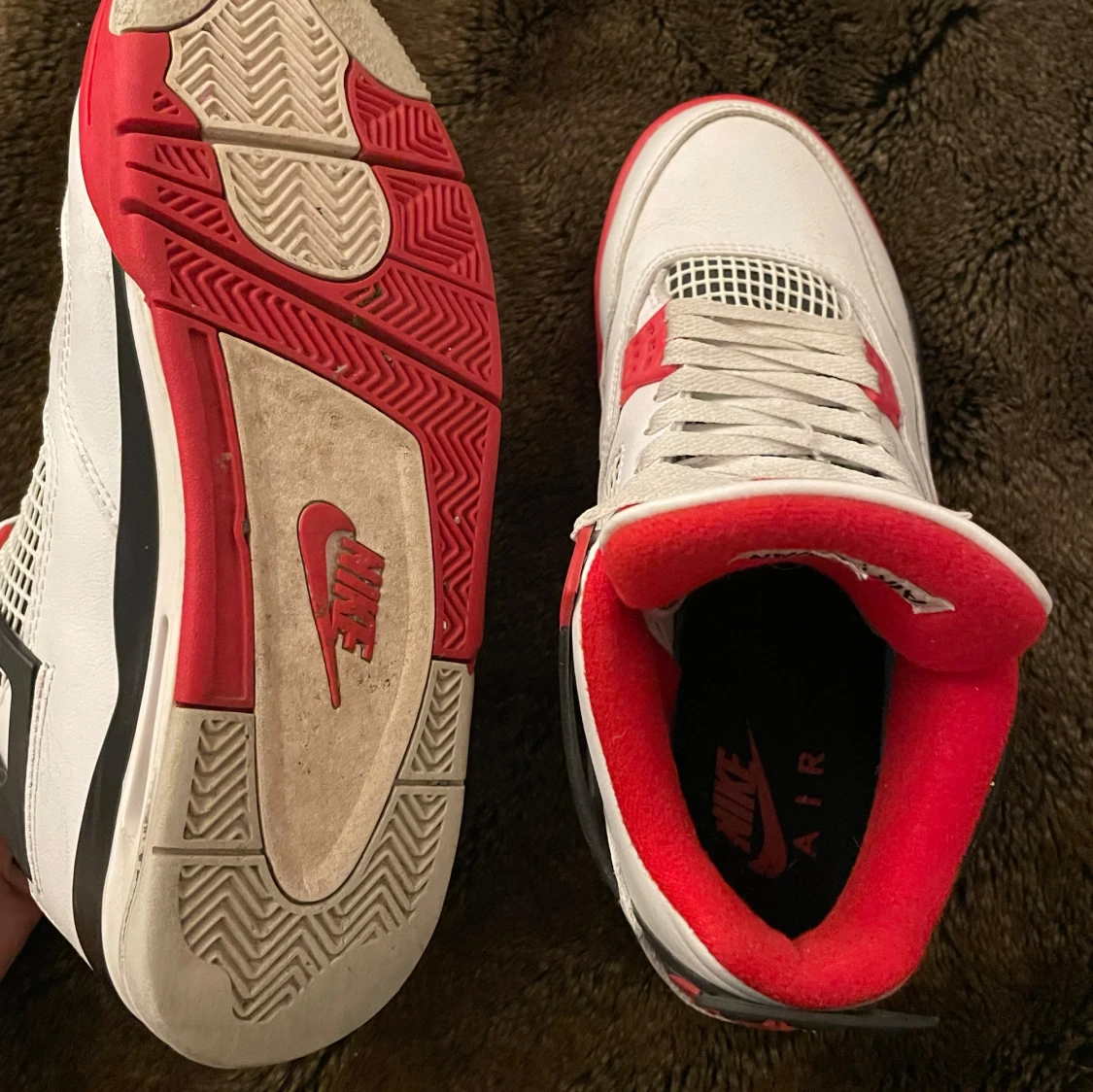 Nike Air Jordan 4 Retro i Fire Red (vitt och rött) - 92