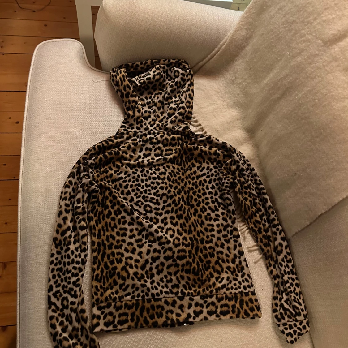 Leopardmönstrad mjukis tröja och byxor  - 93