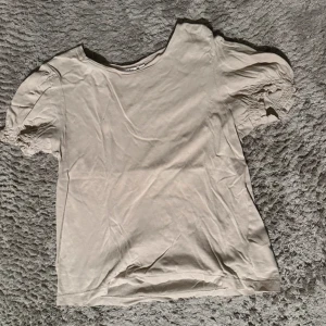 Topp - Storlek 170 men sitter som S 