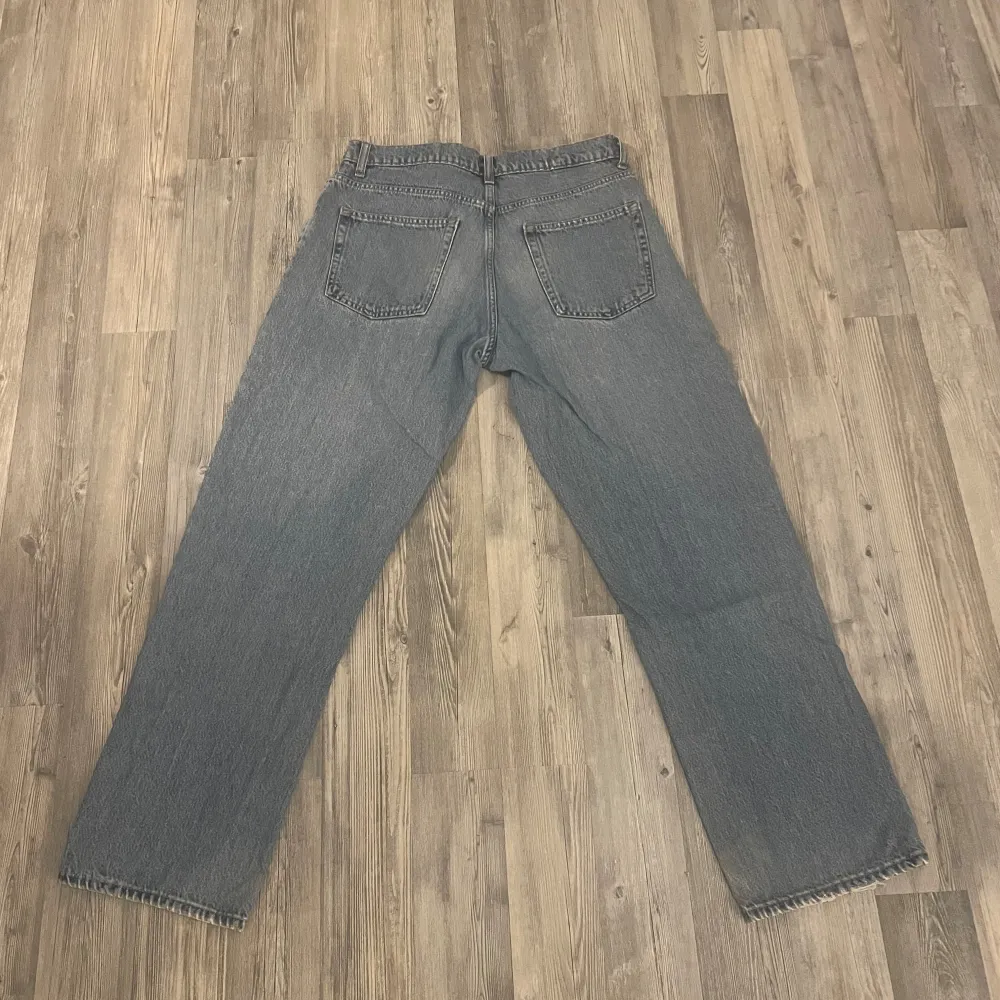 Jeans från Vailent modell V D skate Loose. Size S. Köpta från Carlings.. Jeans & Byxor.