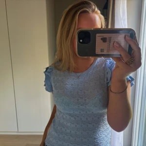 Zara topp - Säljer denna gulliga toppen från zara i storlek M🩷