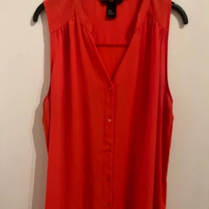 Orange kortärmad skjorta - Bra kvalité och tunn skjorta