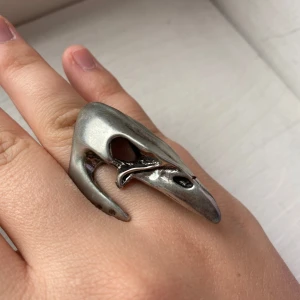 Ring - En cool ring som gör din outfit häftig!