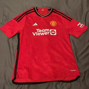 T-shirt - En Man-United t-shirt aldrig använd 