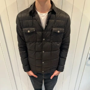 Jacka - Bra skick! Skriv vid funderingar eller frågor! Passar runt 180-185.  Pris går att diskutera