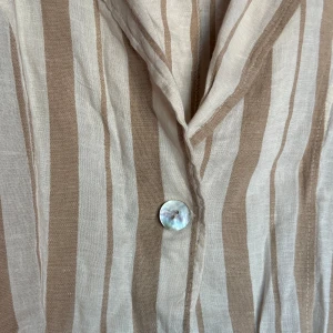 Skjorta - Såg att Matilda Djerf hade typ en likadan?? Men den här köpte jag secondhand 🥰