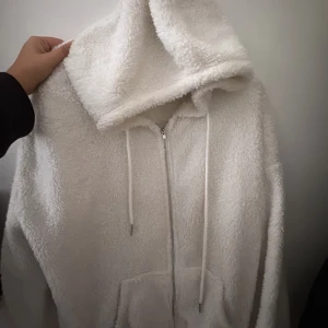 Teddy kofta - Söt teddy kofta som inte kommer till någon användning 