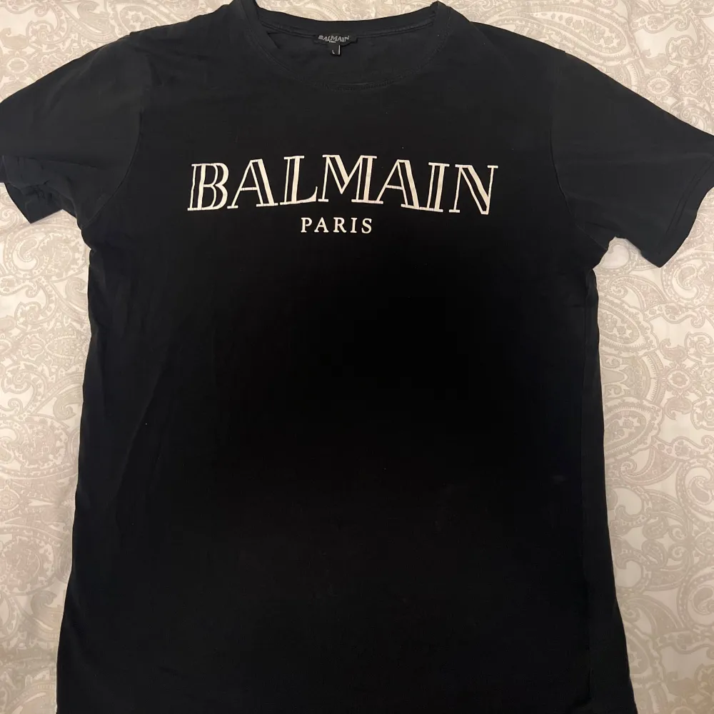 Balmain T-Shirt. T-shirts.