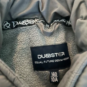 Snyg vår hör vest dubster  - Snyg vår hör vest dubster  bra sick och inte super använd 