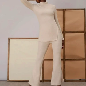 Set  - Set från Shein. Mjukt material. Aldrig använt. Säljes på shein för 279