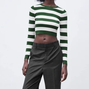 Randig tröja - Säljer denna då den ej kommer till användning. Superfin och passsr storlek xs-s :) 