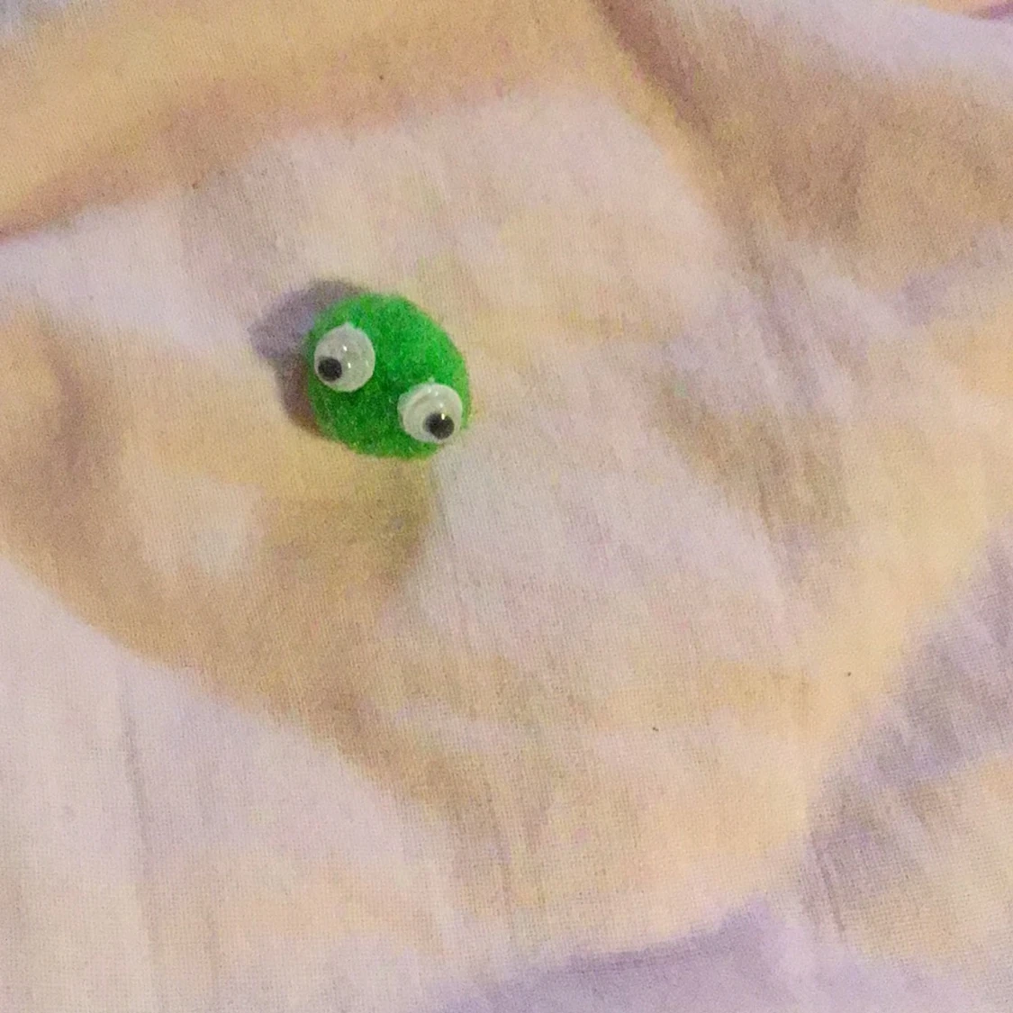 Söt liten pom pom boll 