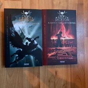 Percy Jackson - Två sista böckerna i Percy Jackson. Bra böcker, en favoritserie sen jag var 12 år. Pocket. 30 kr plus frakt eller 50 för båda eller mötas i Borås
