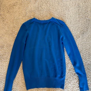 ❗️Blå tröja från Zara❗️ - 💕Säljer denna blåa tröja från Zara eftersom jag inte använder den längre. Tröjan är i storlek M. Denna tröja passar fint till allt💕