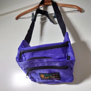 Lila magväska - Lila vintage-magväska🌱