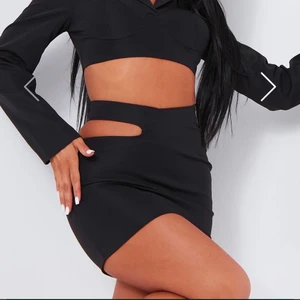 Kjol - Sjukt cool kjol. Aldrig använd. Storlek xs. Köpare står för eventuell frakt 🥰 har tyvärr ingen bild på då den är för liten för mig. 