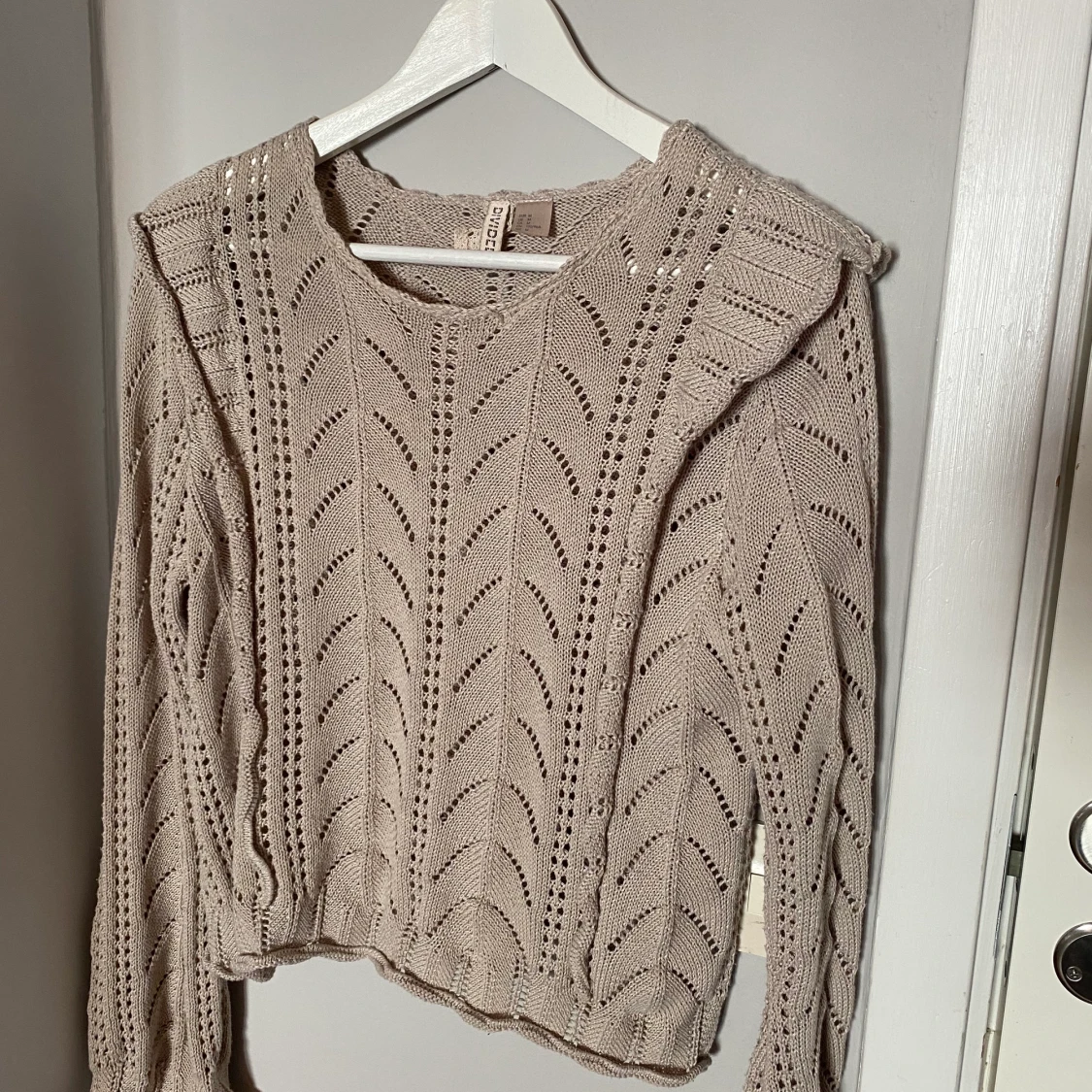 Fin stickad tröja storlek M