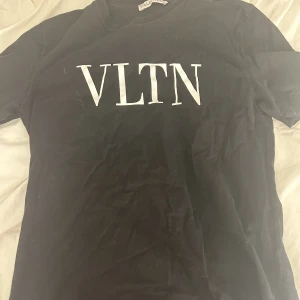 Snygg!!! - Osäker om den är äkta därav pris🫶🏻