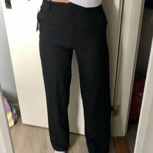 Kostymbyxor - Supersnygga och högmidjade och aldrig använda 😁😁