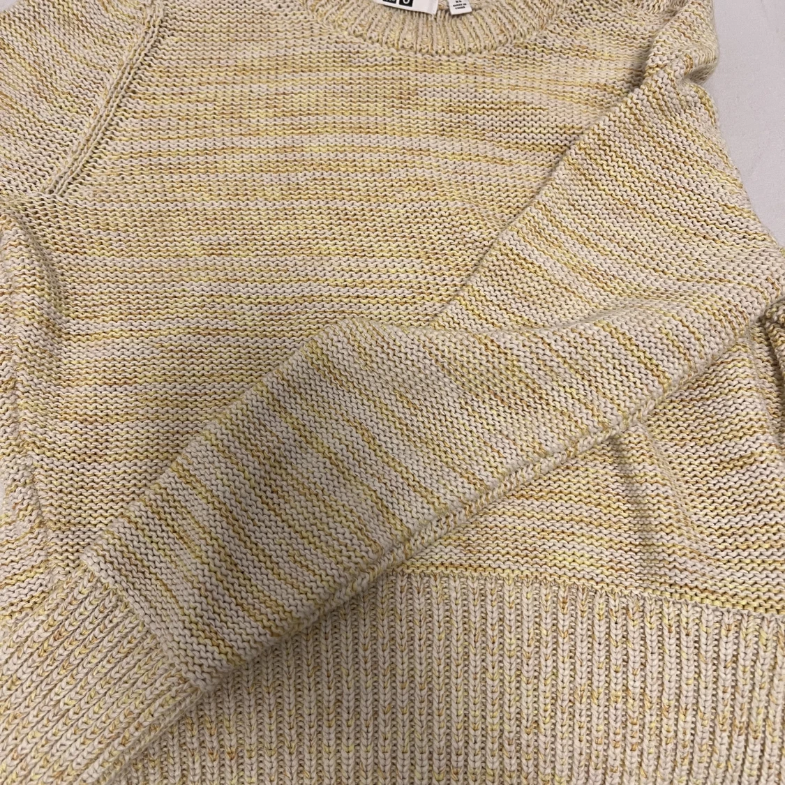 Gul lite tjock tröja - 90