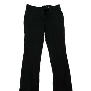 Svarta kostymbyxor  - Vid övrig information, hittar ni oss på @vintageglam på Instagram