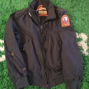 Parajumper jacka - Svart parajumper masterpiece series jacka, Large begagnad men riktigt bra skick